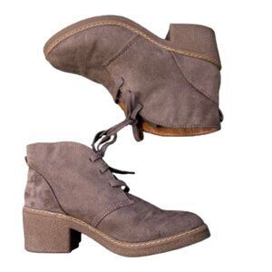 Merona Tan Suede Chukka Lace Up Booties Size 8 Lugg Gum Sole